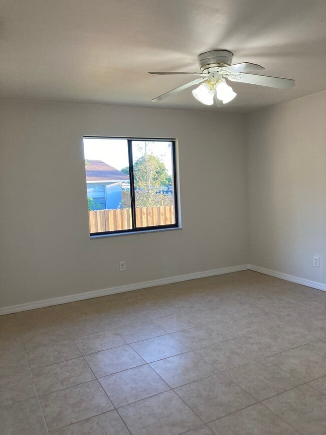 Photo - 18633 Holly Rd Unit 18633