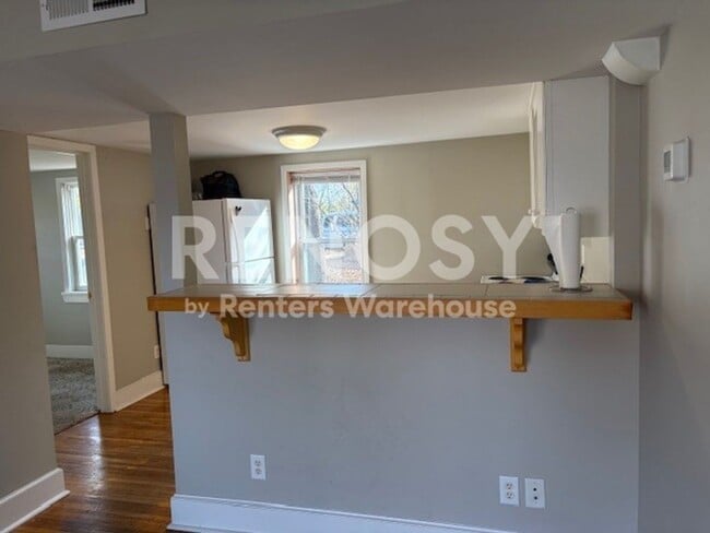 Photo - 305 1st Ave S
