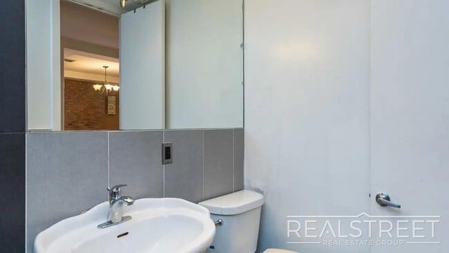 Photo - Havemeyer Street Unidad 2F