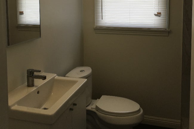 Photo - 1718 Huntington Dr