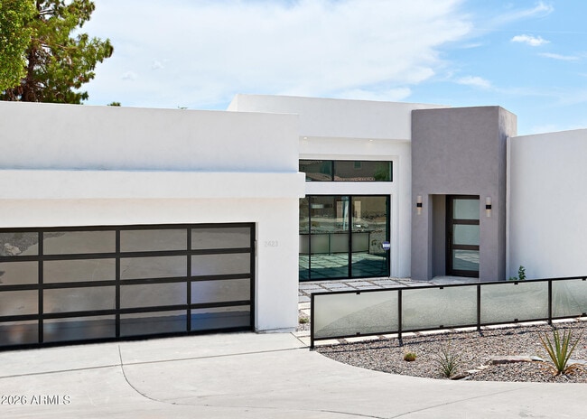 Building Photo - 2423 E Lincoln Cir