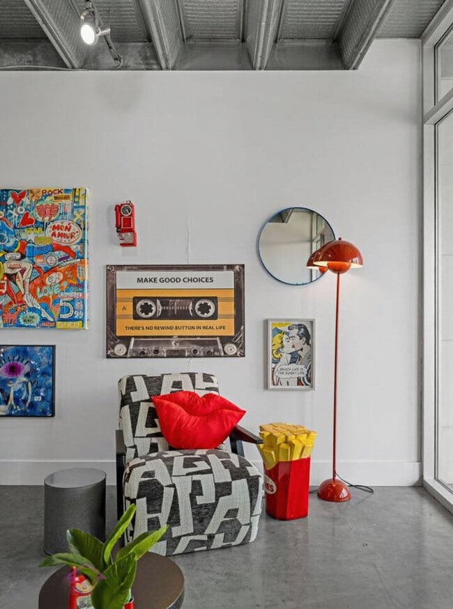 Photo - 10309-10107 107 St NW Unit SI ID1308617P