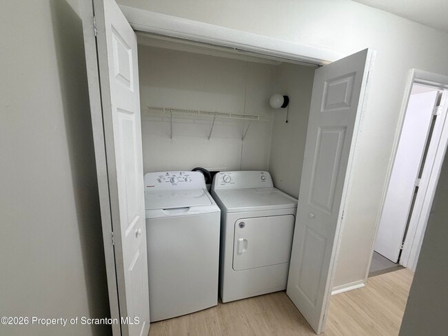 Photo - 1005-1015 Lincoln St