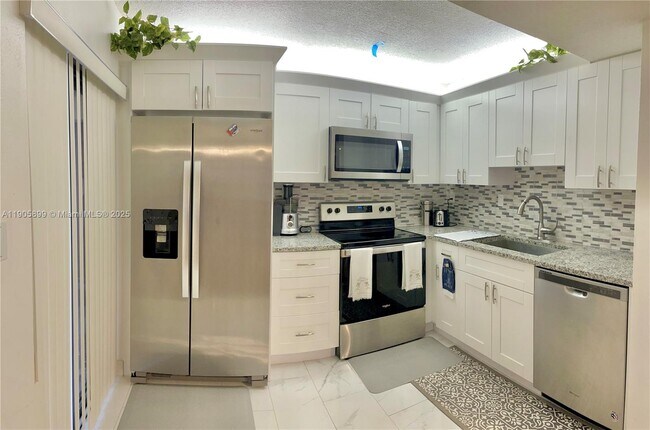 Photo - 20065 NE 3rd Ct Unit O3