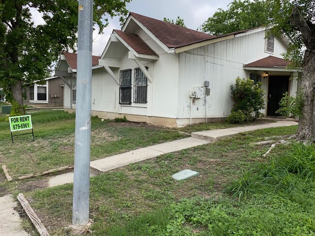 Spacious 2BR/1BA- Home Available Now! - Spacious 2BR/1BA- Home Available Now!
