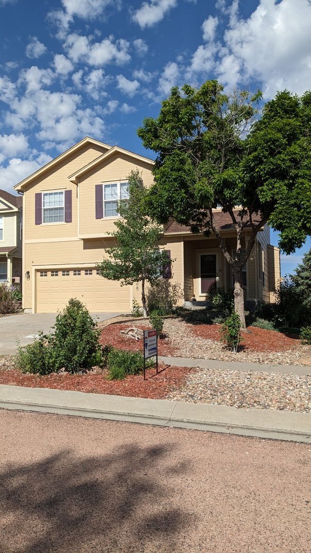 TWO STORY WITH FINISHED WALKOUT BASEMENT A... - TWO STORY WITH FINISHED WALKOUT BASEMENT A... House