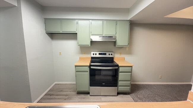 Photo - Welcome to this 2 bedroom, 2.5 bath home l...