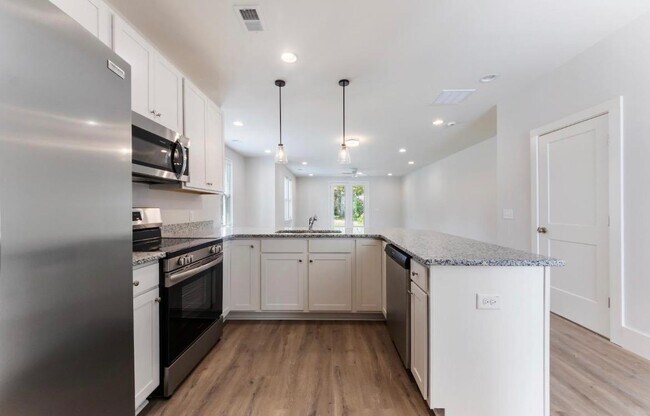 629 W 4th St N
