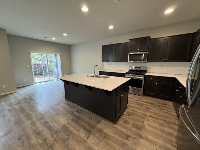 Photo - 5 Bedroom Camas Home, Spacious, Fenced Bac...