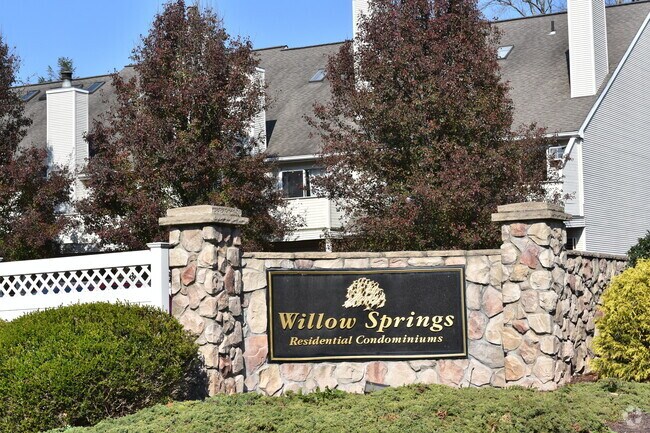 Building Photo - 17 Willow Springs Unit 17 Rental