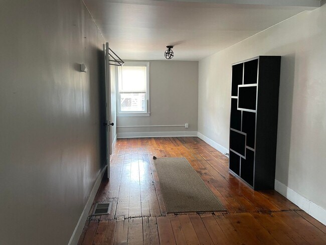Photo - 1213 Veto St