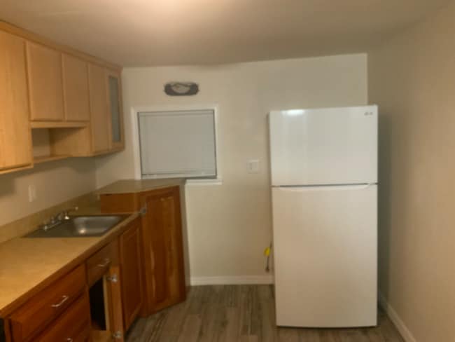 Photo - 437 NW Desoto St