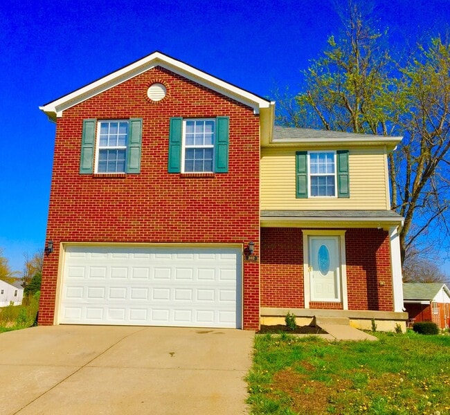 Photo - Beautiful Home in Quiet Cul-De-Sac Shelbyville! Basement!