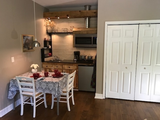 Photo - 930 Happy Valley Cir