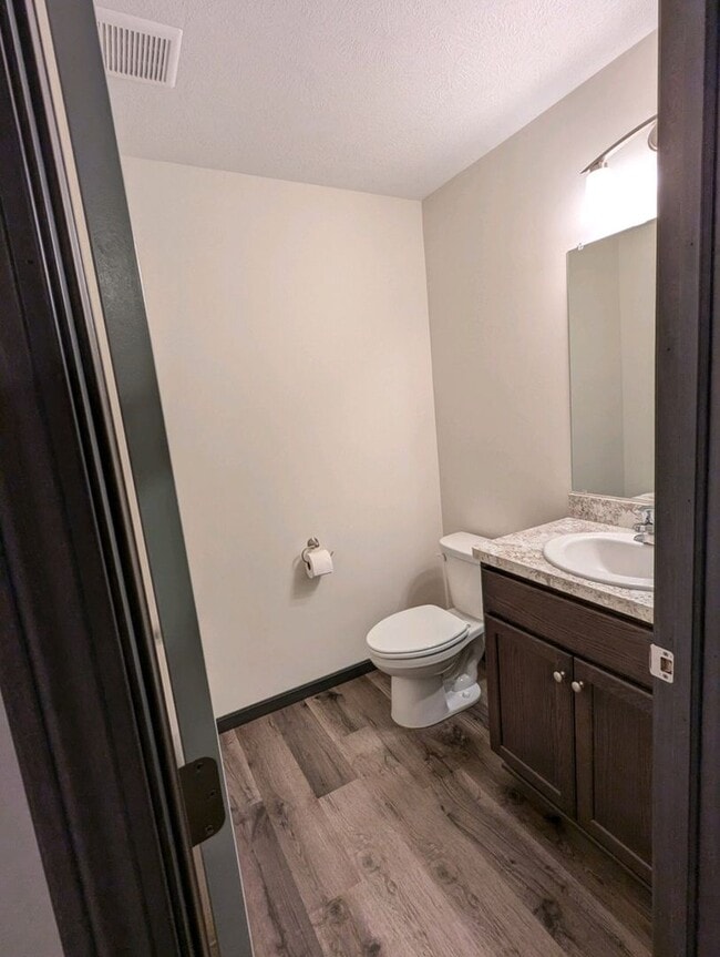 Photo - 585 Birch Hill Dr