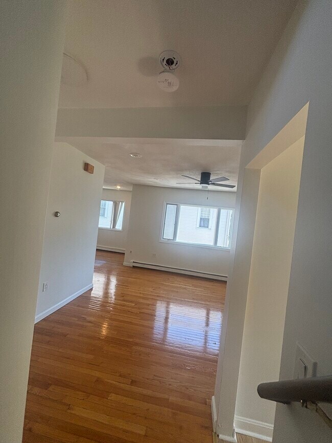 Photo - 33 Appleton St Unit 2