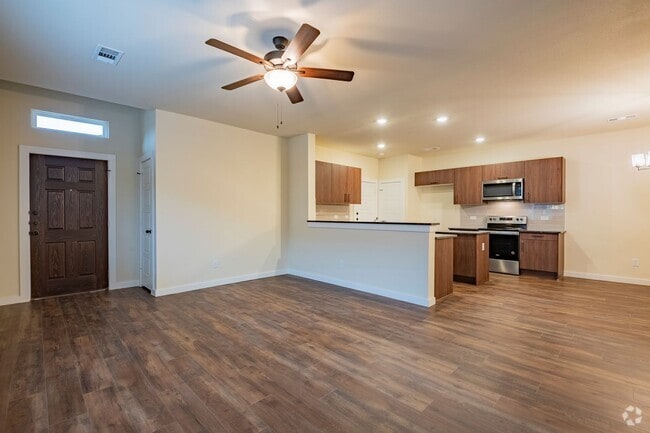 Building Photo - GORGEOUS 3 BEDROOM DUPLEX LOCATED IN MIDLO... Rental