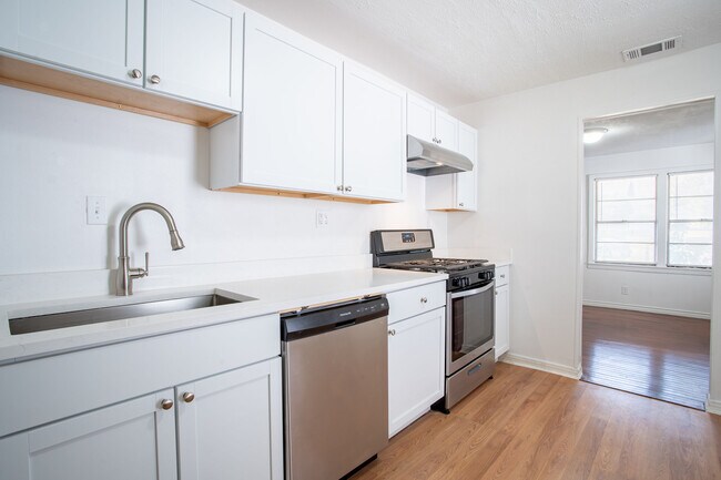 Photo - 3323 W Clarendon Dr