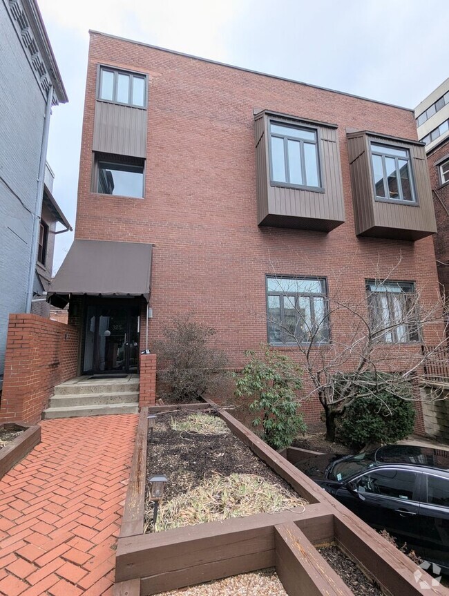 Building Photo - 2 Bedroom 1 Bathroom Loft Apartment (Shady...