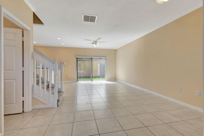 Photo - 1433 Hawthorne Pl