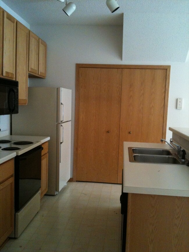 Photo - 8285 Kimball Dr