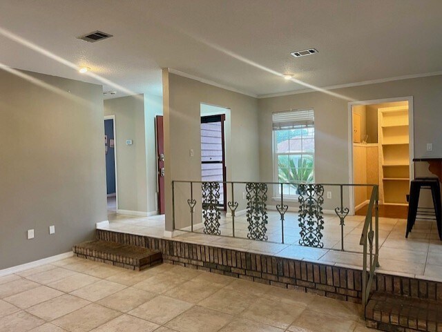 Photo - 708 Ave Du Fontaine Bleau