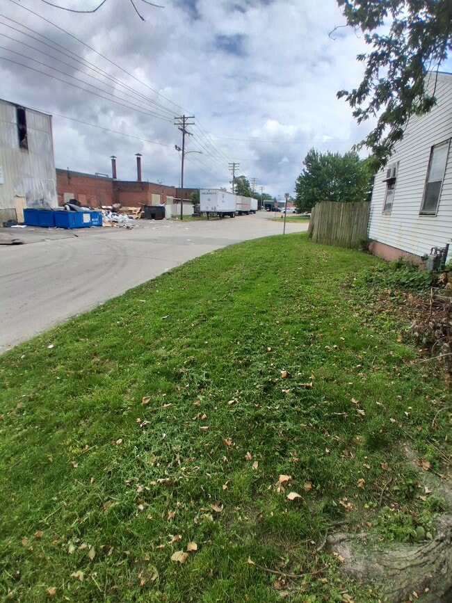 Photo - 521 N Davis St