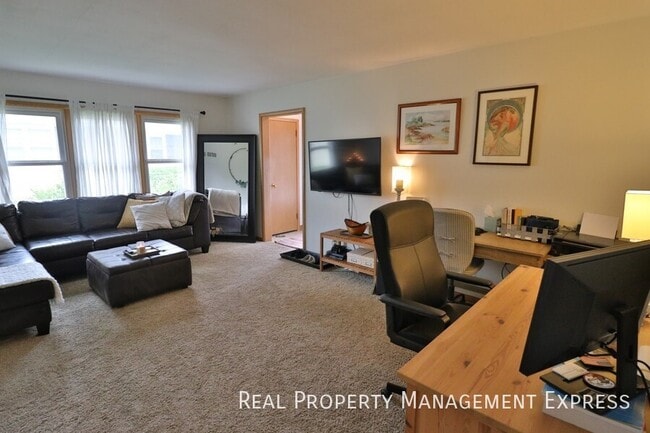 Photo - Spacious 1 bedroom 1 bathroom in a great n...