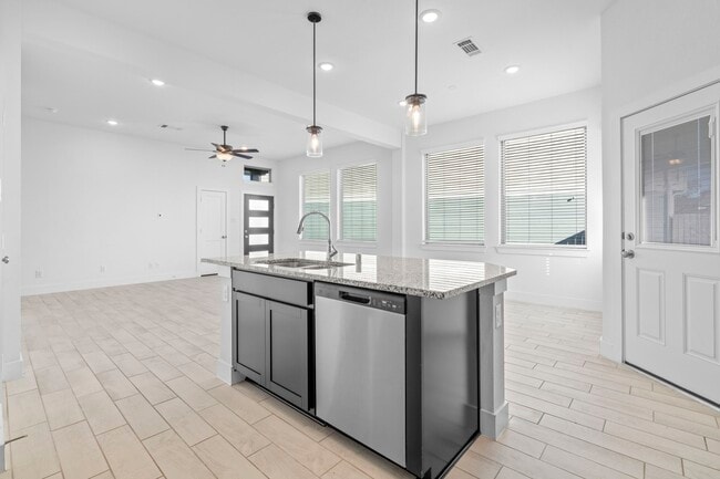 Photo - 7810 Starfish Arbor Dr