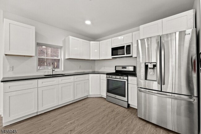 Photo - 113 Marshall St