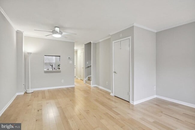 Building Photo - 1603 S Barton St