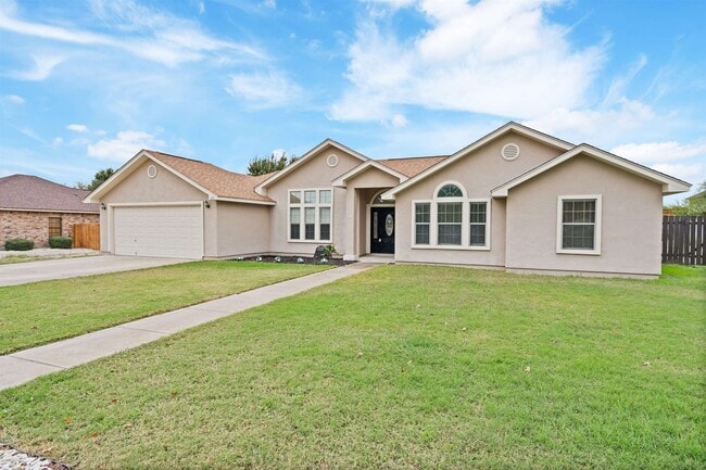 Photo - 221 Running Bear Trail