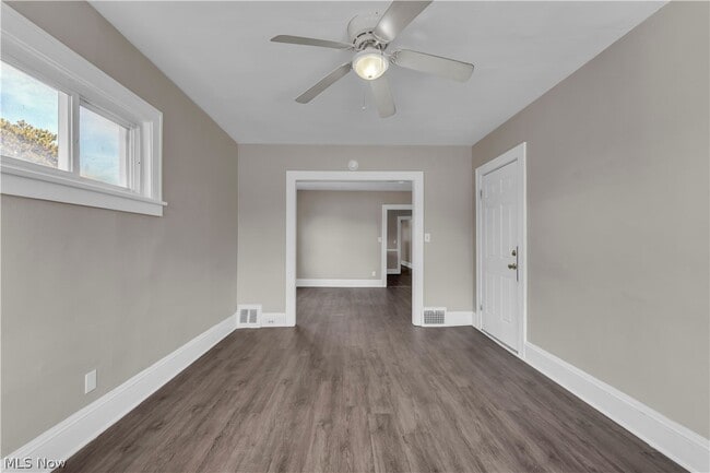 Photo - 4657 Warner Rd Unit 3