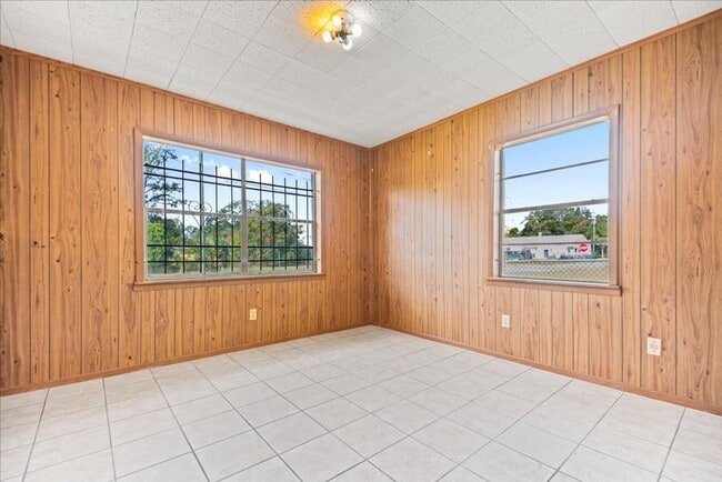 Photo - 3204 Gordon St