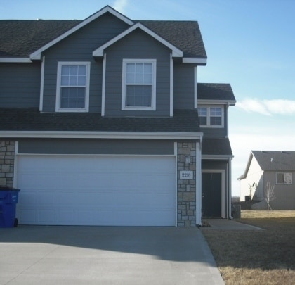 Building Photo - Great Home, Close to Fort Riley