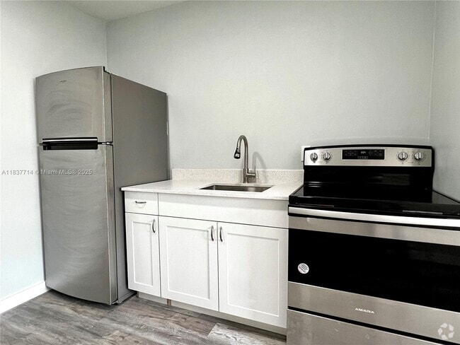 Building Photo - 808 NW 7th Terrace Unit 4 Rental
