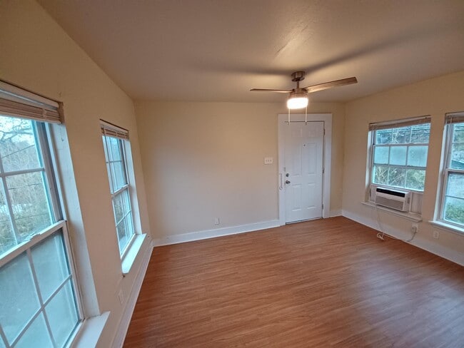 Photo - 905 W Lynwood Ave Unit 3