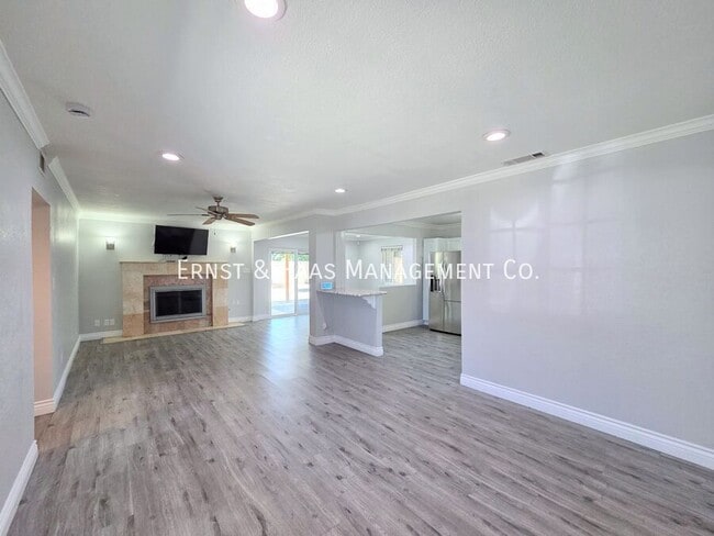 Photo - 11937 Hercules St