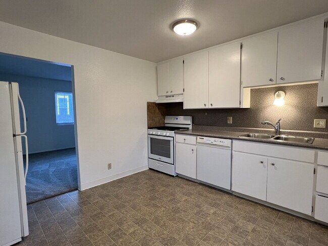 Photo - Charming Duplex Near Downtown Santa Rosa!