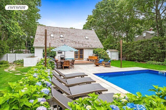 Photo - 97 Wainscott NW Rd