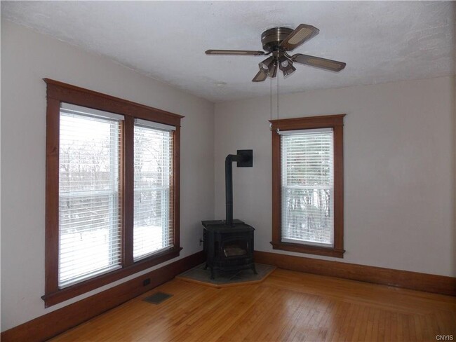 Photo - Village of Carthage 4 Bedroom / 2 Bath Ren...