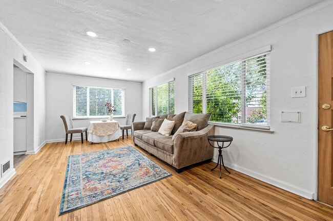 Photo - 44 Monroe St