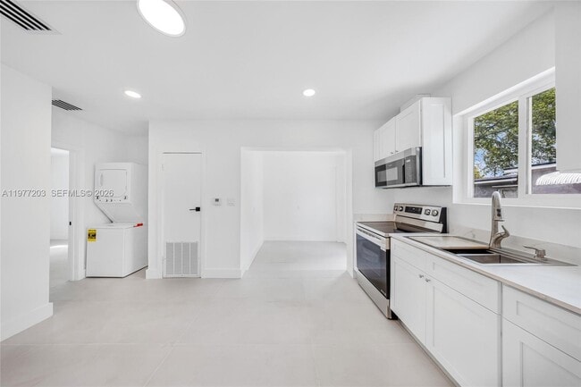 Photo - 250 NW 98th St Unit R