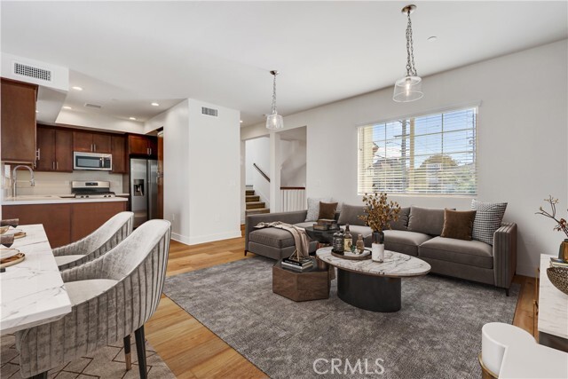 Photo - 2209 W 237th St