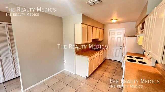 Photo - 1430 Monroe St