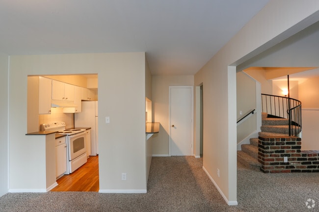 3BR, 1.5BA - 1910 SF
