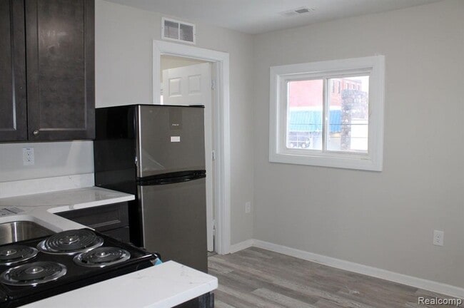 Photo - 26 Wabash St Unit 6