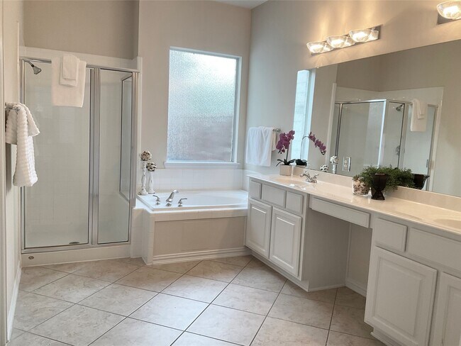 Photo - 6 Dragon Hill Pl