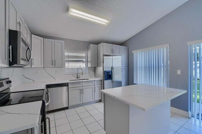 Photo - 10253 Serene Meadow Dr N