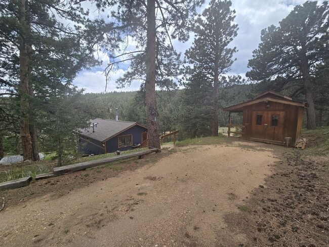 229 Crestwood Ct